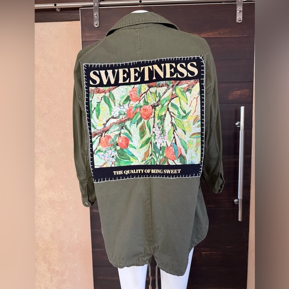Sweetness Army Green Embellished Pockets Royal Matrix Jacket with Bold Details - Picture 6 of 10